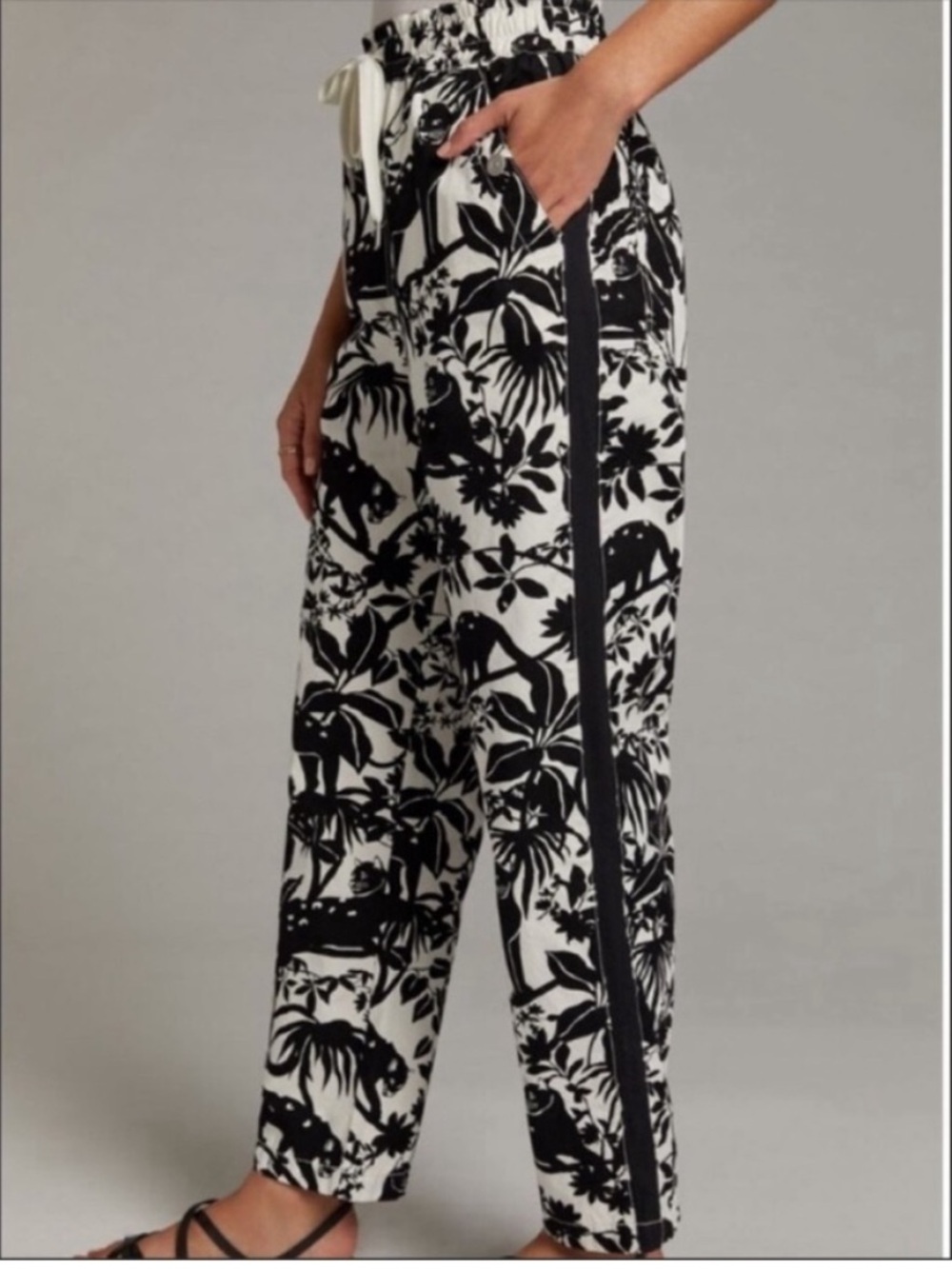 Anthropologie Pants Size Medium